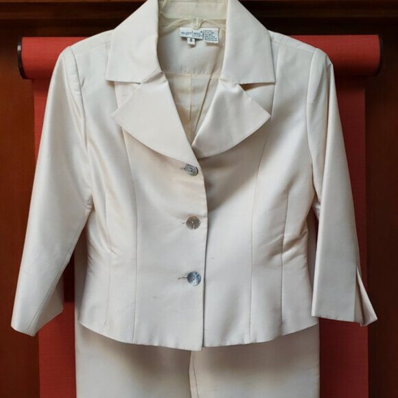 Vintage Newport News 100% Silk Off white 2 pc. Pantsuit - Picture 3 of 10
